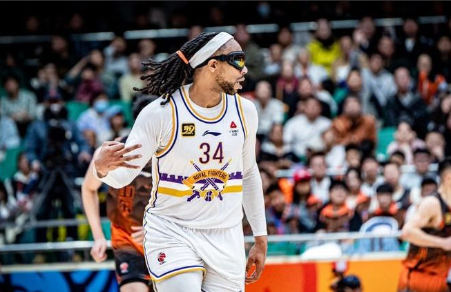 华体会入口-拒绝辽篮!萨林杰与广东男篮完成签约 税后年薪120万美元