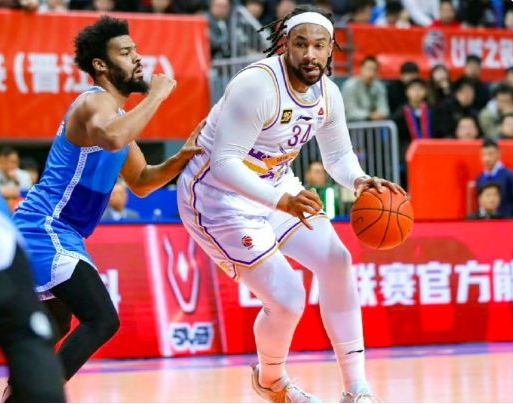 华体会入口-拒绝辽篮!萨林杰与广东男篮完成签约 税后年薪120万美元