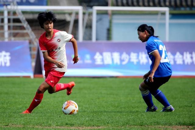 华体会官方网站-绿茵为曲 青春为歌 2025第二届“中国人保杯”青少年U15女子足球邀请赛闭幕