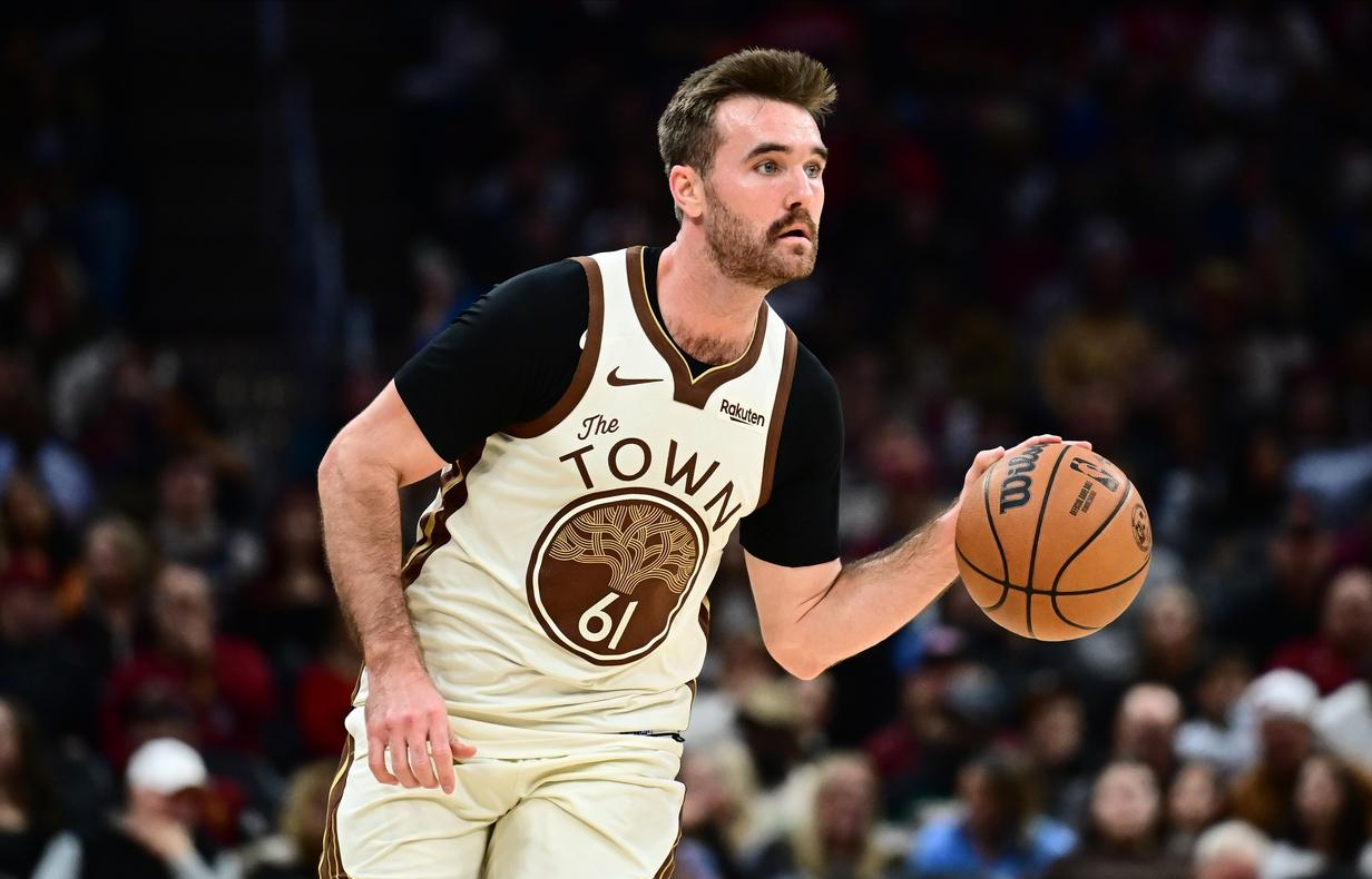 华体会入口-科尔新欢大有来头，不当状元做落选秀，上赛季路人这赛季成大腿