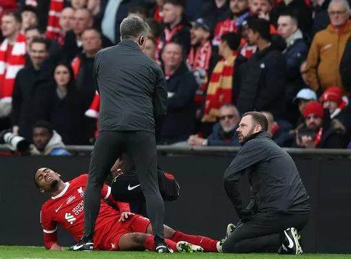 【联赛杯】范戴克加时头球杀！利物浦1-0切尔西捧杯