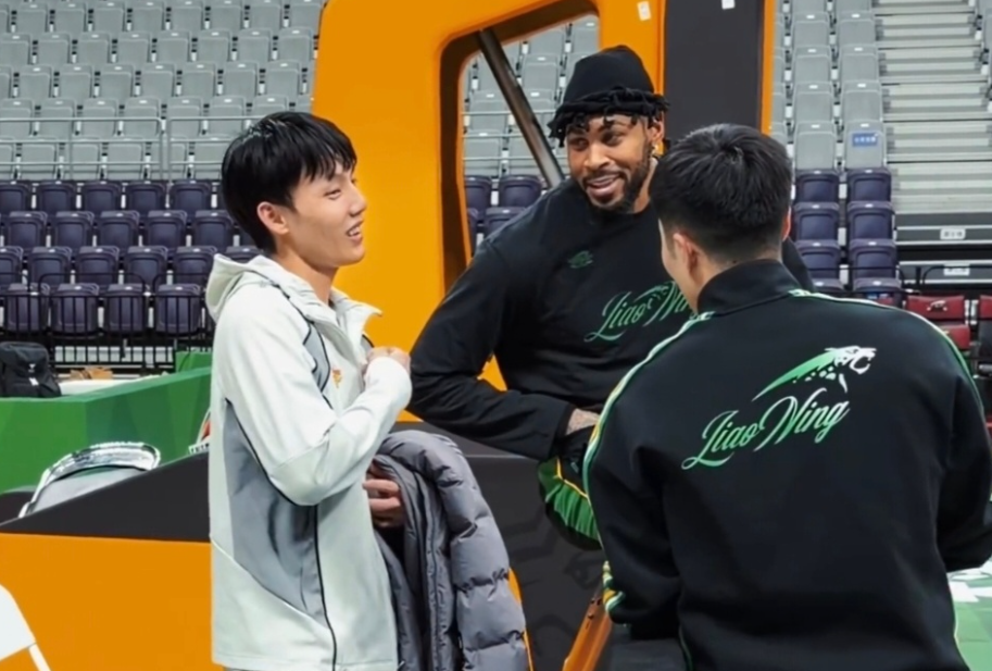 华体会官网-破案！胡明轩状态一好，徐杰却又摆烂原因找到，媒体人说出大实话