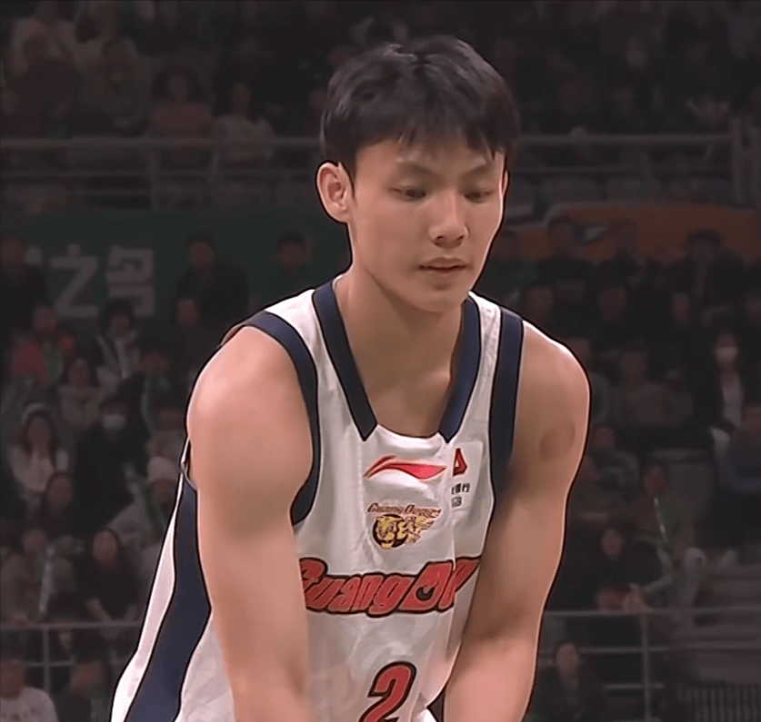 华体会官方网站-广东3消息！焦泊乔最新伤情，徐杰王者归来，崔永熙主动请战遭拒