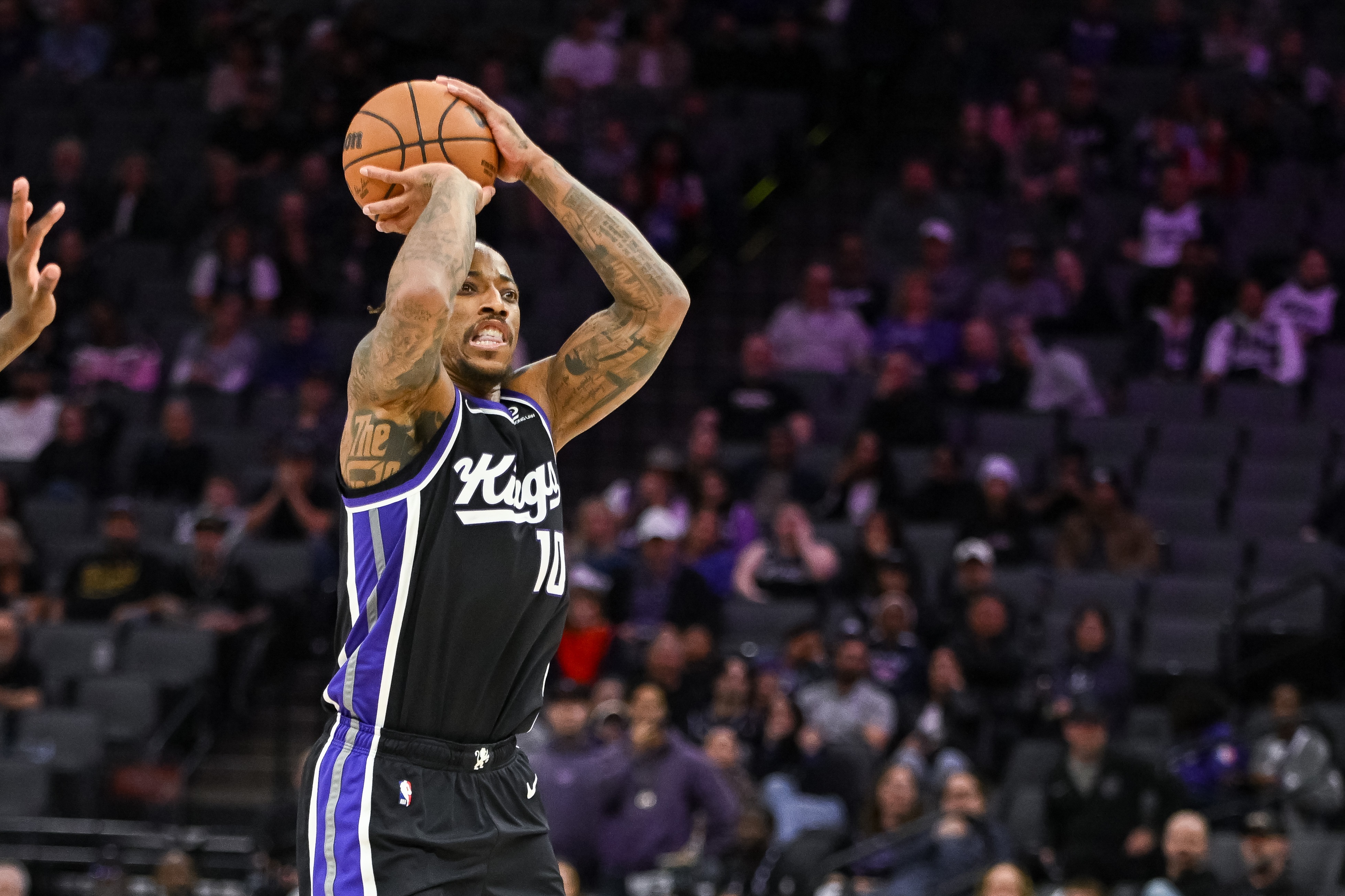 华体会体育-库里9000球里程碑仅第26！现役6人上榜 老詹独占鳌头冲16000大关