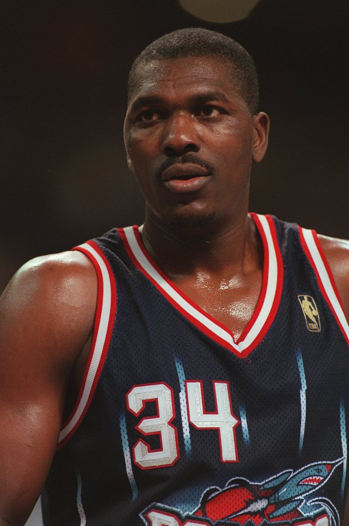 华体会体育-库里9000球里程碑仅第26！现役6人上榜 老詹独占鳌头冲16000大关