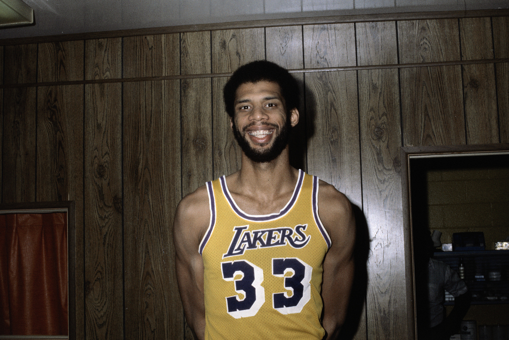 华体会体育-库里9000球里程碑仅第26！现役6人上榜 老詹独占鳌头冲16000大关